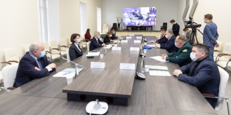 В сутки коронавирусом заболевает около тысячи жителей Псковской области - 2022-02-25 17:05:00 - 1
