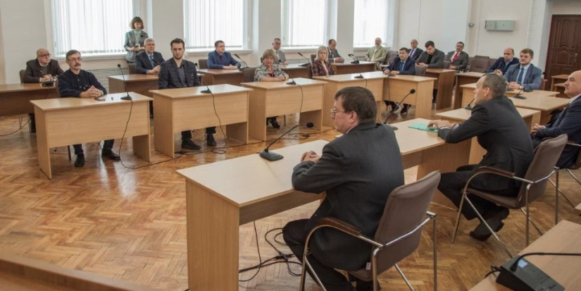 Состоялось вручение удостоверений о регистрации депутатов в Великолукскую Думу - 2022-09-23 14:05:00 - 1