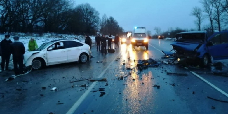Один человек погиб и четверо пострадали в ДТП в Островском районе - 2021-01-26 10:43:00 - 1