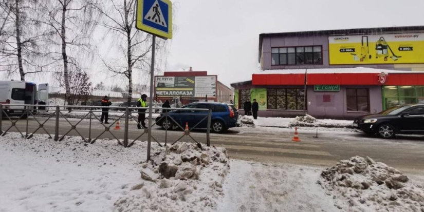 Жительница Новосокольников сбила великолучанина на переходе - 2022-12-06 12:05:00 - 1