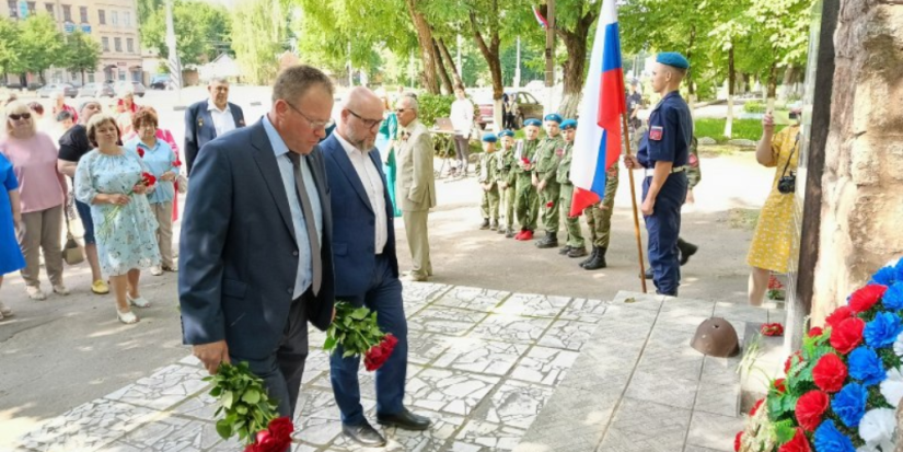 В Опочке отметили 79-й годовщину освобождения от фашистов - 2023-07-17 09:00:00 - 1