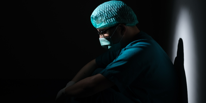 Практикующим медикам хотят запретить оценивать врачебные ошибки коллег - 2023-06-17 20:05:00 - 1