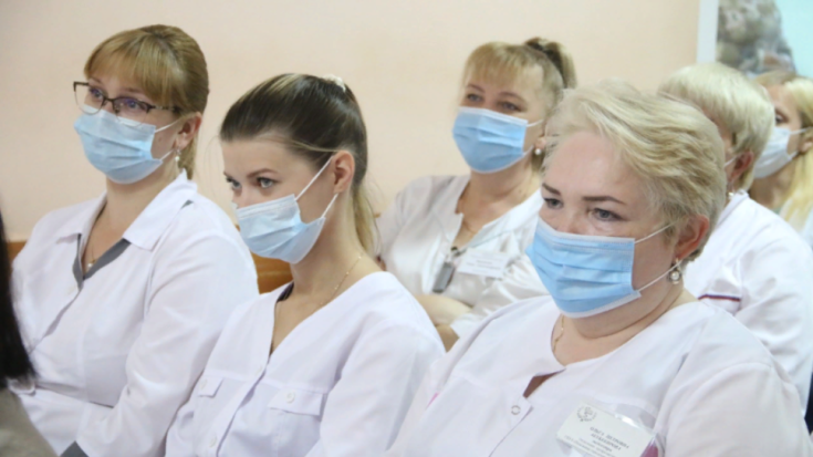 Медицинские работники получают поздравления накануне профессионального праздника - 2021-06-18 08:46:08 - 1