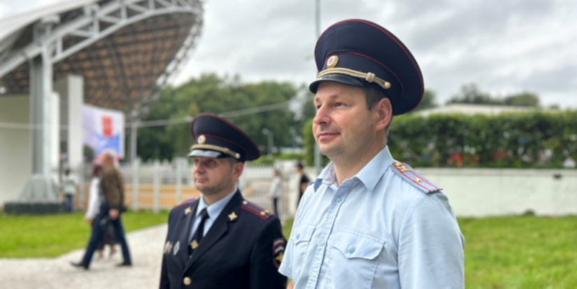 80 полицейских обеспечивали порядок на улицах Великих Лук в День города - 2023-08-28 11:35:00 - 1