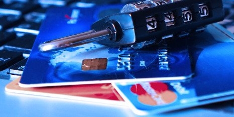 Два новых случая мошенничества расследуют полицейские Великих Лук - 2022-10-05 16:35:00 - 1