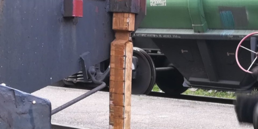 На псковской таможне нашли сигареты, спрятанные в вагоне с каменным углем - 2021-09-28 16:45:00 - 1