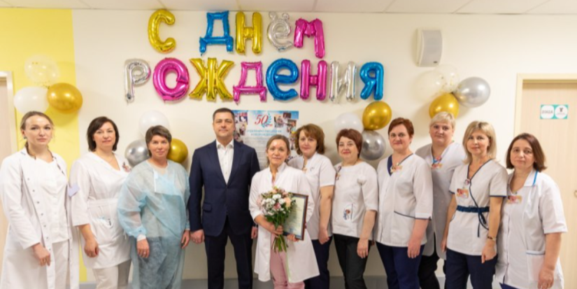 Михаил Ведерников поблагодарил медиков отделения патологии новорожденных - 2024-02-14 13:35:00 - 1