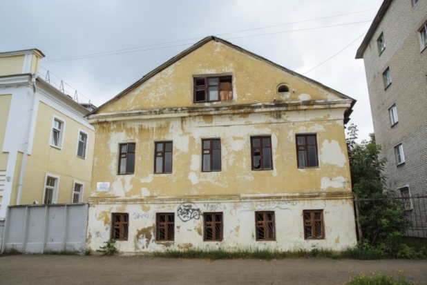 ФОТО: В Великих Луках уже много лет разрушается памятник архитектуры - 2018-07-27 13:22:00 - 1