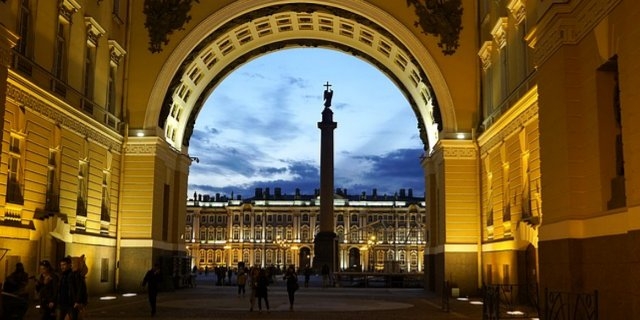 В Петербурге вводят дистанционку для пожилых и QR-коды - 2021-10-19 10:17:00 - 1