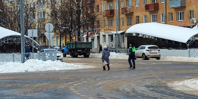 После открытия перекрестка Ленина - Дьяконова движение автобусов не изменилось - 2022-11-22 13:35:00 - 1