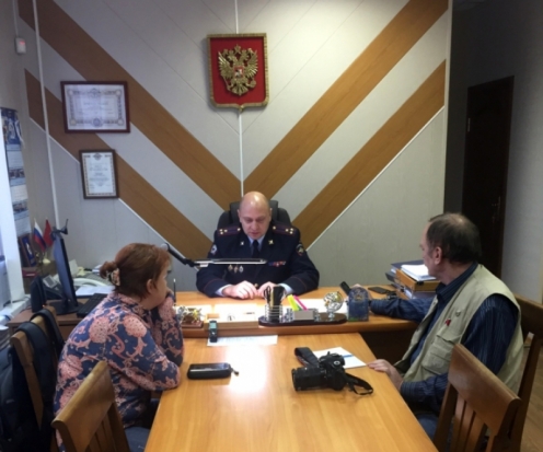 В городе на Ловати прошла пресс-конференция с участием начальника ОМВД России по городу Великие Луки полковника полиции Дмитрия Кислицина - 2018-11-09 08:26:00 - 1