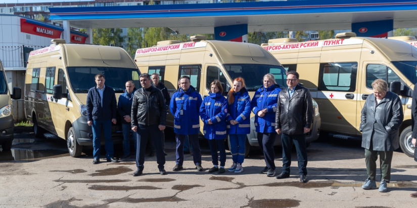 Главврачам межрайонных больниц передали ключи от новых медицинских комплексов - 2023-05-10 13:05:00 - 1