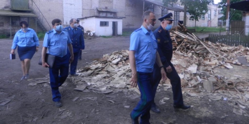 Прокурор провел условия содержания осужденных в Середке - 2021-06-16 12:36:00 - 1