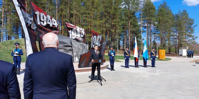 В Идрице торжественно открыли мемориальный комплекс «Зарождение Знамени Победы» - 2022-04-30 14:00:00 - 1