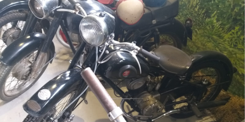 Псковские приставы передали в музей мотоцикл марки Adler M-100 - 2023-04-28 11:35:00 - 1