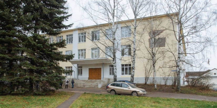 Ход ремонта школы №1 в Великих Луках проверили власти - 2022-11-10 14:17:00 - 1