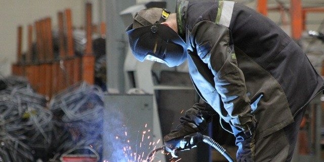 На великолукском заводе прошла ярмарка вакансий - 2022-11-21 09:35:00 - 1