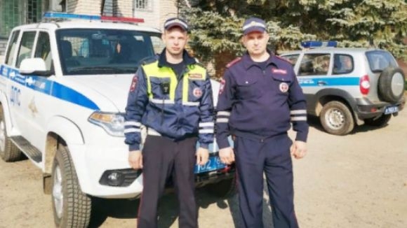 Полицейские пришли на помощь трем великолучанкам - 2021-05-12 15:13:00 - 1