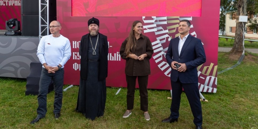 Праздничной концертной программой открылся историко-культурного форума «Истоки» - 2022-08-10 09:05:00 - 1