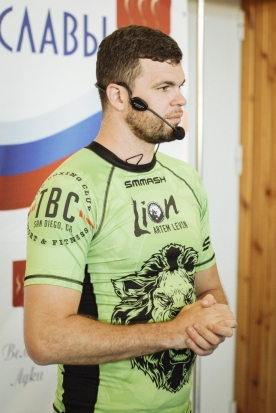 ФОТО: В Великих Луках прошел мастер-класс одного из известных российских тайбоксеров и кикбоксеров Артема Левина - 2018-08-06 10:47:00 - 1