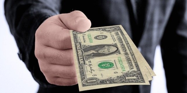 Наказывать за валютные операции на черном рынке пока не будут - 2022-03-16 19:00:00 - 1