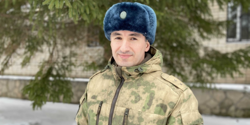 В Пскове росгвардеец помог мужчине потушить загоревшуюся машину - 2021-02-18 09:03:00 - 1