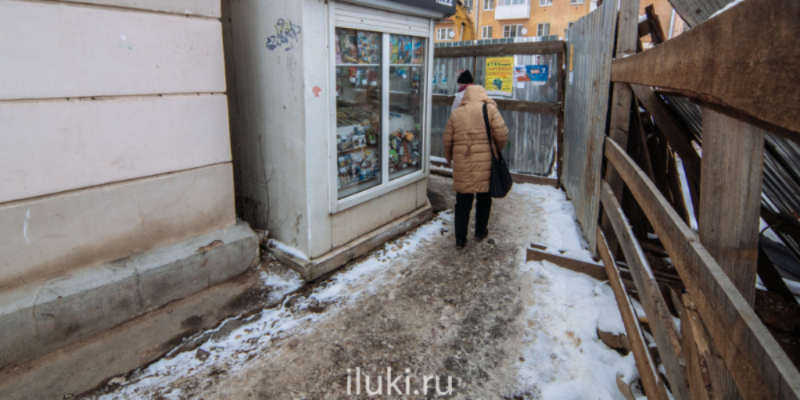 Великолучане жалуются на аварийную обстановку у перекрестка Ленина-Дьяконова - 2021-02-01 16:06:00 - 1