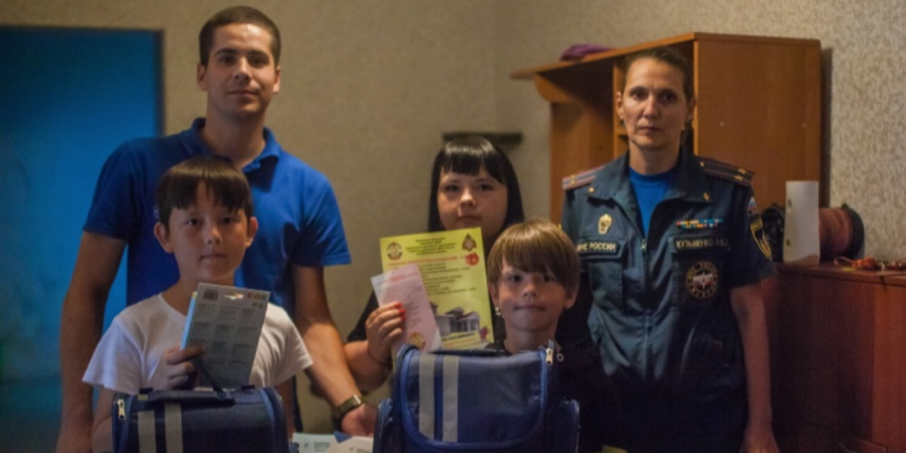 Псковские спасатели присоединились к акции «Соберем ребенка в школу» - 2023-08-09 15:05:00 - 1