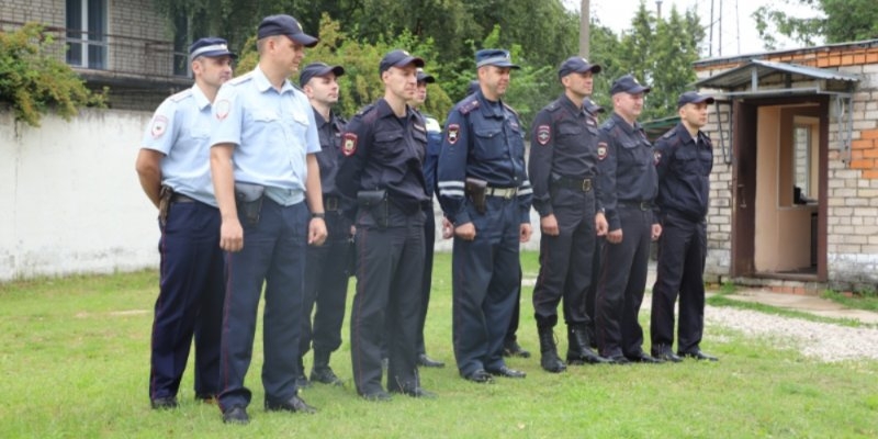 В Пскове полицейские соревновались в прохождении полосы препятствий и стрельбе - 2022-08-17 20:05:00 - 1