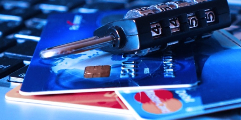 Около двух миллионов украли мошенники у псковича и великолучанина - 2021-10-04 15:58:00 - 1