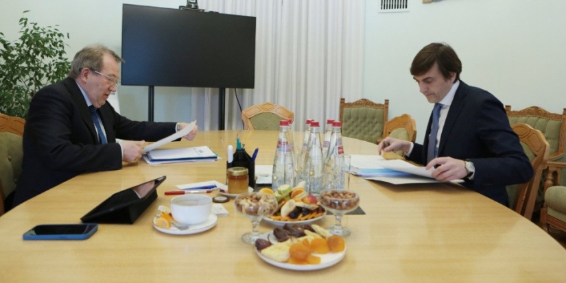Глава Минпросвещения рассказал о поддержке талантливых школьников - 2022-12-24 20:00:00 - 1