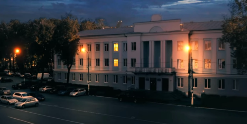 Великолучане заметили здание городской Администрации в сериале на телеканале СТС - 2023-02-06 23:31:00 - 1
