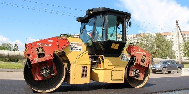 В Пскове идет асфальтирование улицы Инженерной - 2021-06-13 12:00:00 - 1