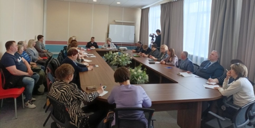 Правила перевозки детей на автобусах обсудили в Великих Луках - 2022-04-25 14:37:00 - 1