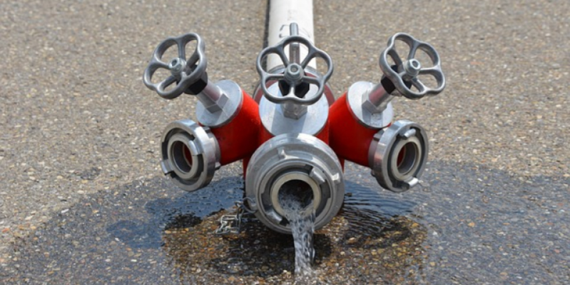 Великолукские пожарные отстояли дом от огня - 2021-02-11 12:00:00 - 1