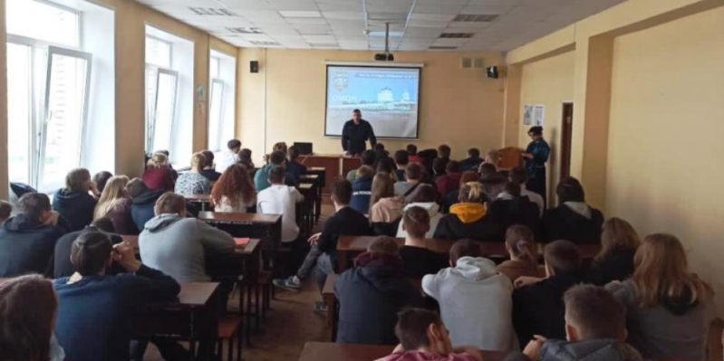 В Пскове сотрудники регионального управления Росгвардии провели «Урок мужества» - 2021-03-26 17:13:00 - 1