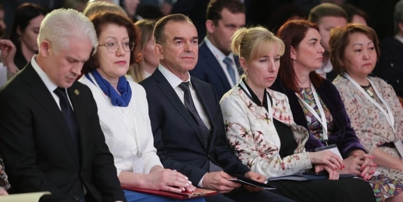 Директор великолукской школы выступила на Всероссийском форуме в Грозном - 2023-04-28 13:05:00 - 1