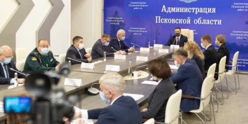 Псковская область встретит праздники без дополнительных ограничений по COVID-19 - 2021-12-29 12:05:00 - 1
