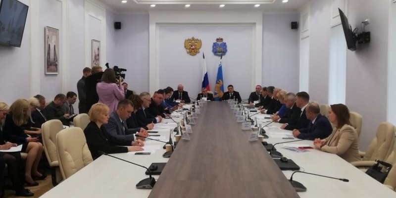 Михаил Ведерников начал серию встреч с фракциями областного Собрания депутатов - 2022-05-31 16:35:00 - 1