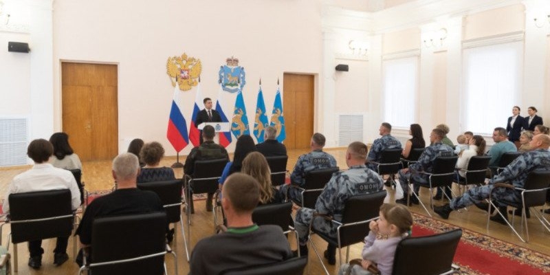Михаил Ведерников вручил госнаграды отличившимся в ходе СВО росгвардейцам - 2022-10-10 09:35:00 - 1
