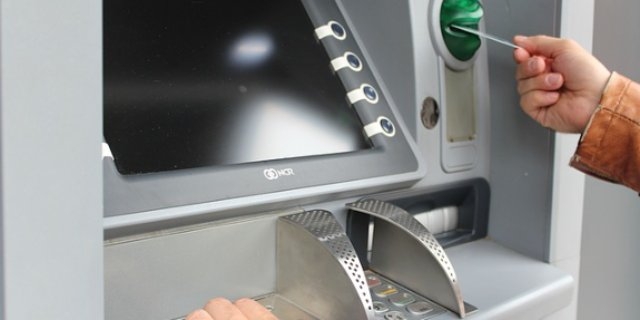 Более 3,5 миллионов рублей украли мошенники у жителей Псковской области - 2021-06-07 13:35:00 - 1