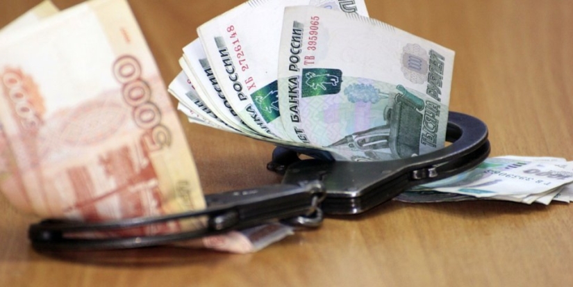 Псковские таможенники задержали гражданина Латвии за попытку дать взятку - 2022-09-23 17:35:00 - 1