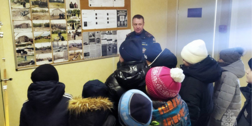 Школьники побывали в гостях у пушкиногорских пожарных - 2023-12-06 16:35:00 - 1
