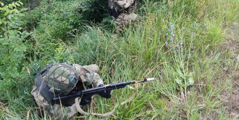 В Псковской области сотрудники Росгвардии отработали захват преступников - 2023-07-26 16:05:00 - 1