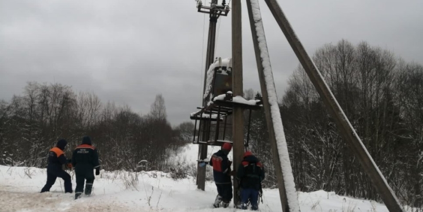 МЧС продолжает устранять последствия непогоды на Северо-Западе - 2021-12-19 14:00:00 - 1