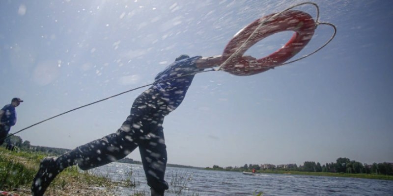 В МЧС Псковской области состоялись соревнования по водному многоборью - 2021-06-24 11:13:00 - 1