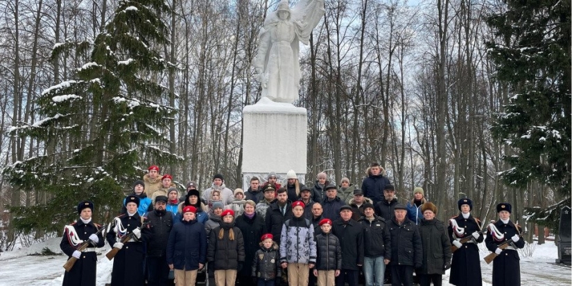 В Великих Луках почтили память Неизвестного солдата - 2022-12-04 19:00:00 - 1