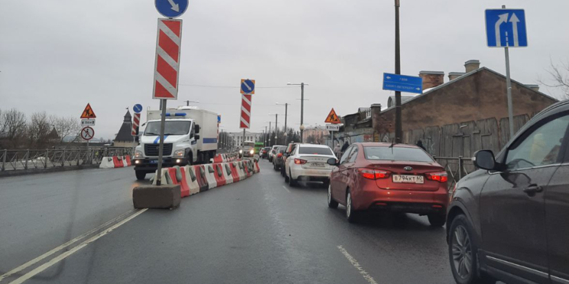 С сегодняшнего дня в Пскове перекрыта половина Ольгинского моста - 2023-03-15 13:05:00 - 1