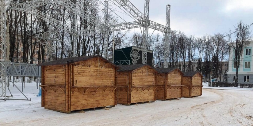 В Великих Луках началась подготовка к новогодней ярмарке - 2021-12-28 10:26:00 - 1