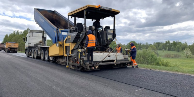 В Палкинском районе продолжается ремонт трассы стоимостью почти 100 млн рублей - 2024-05-08 11:35:00 - 1